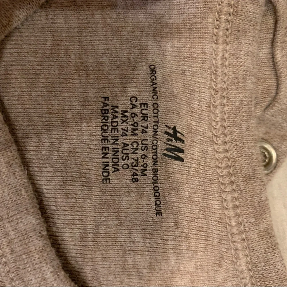 H&M lot of pants, onesies, and sweatshirts - Picture 2 of 2